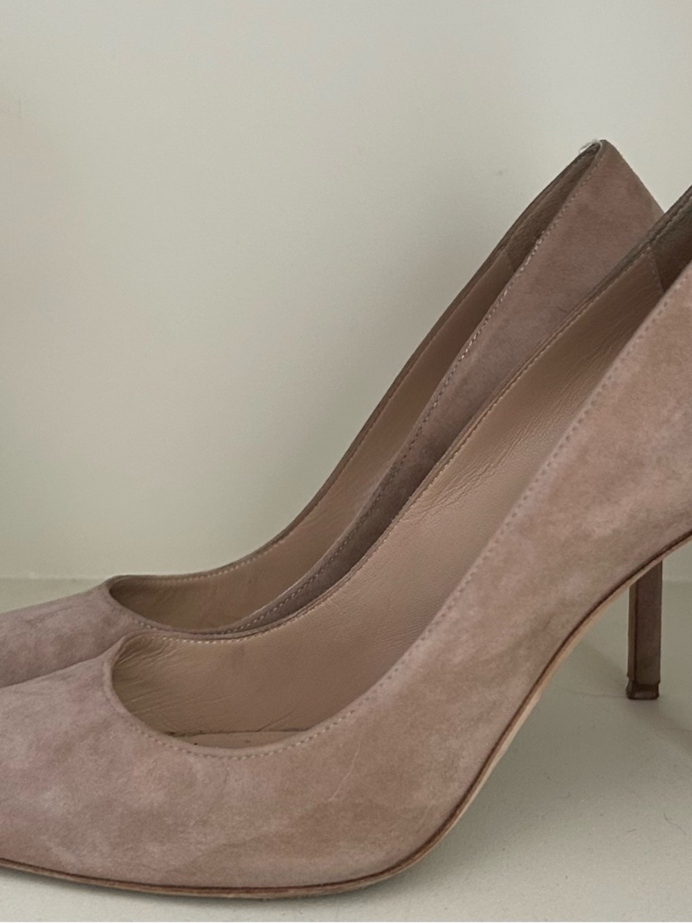 Manolo Blahnik Taupe Suede Pointed Toe Heels